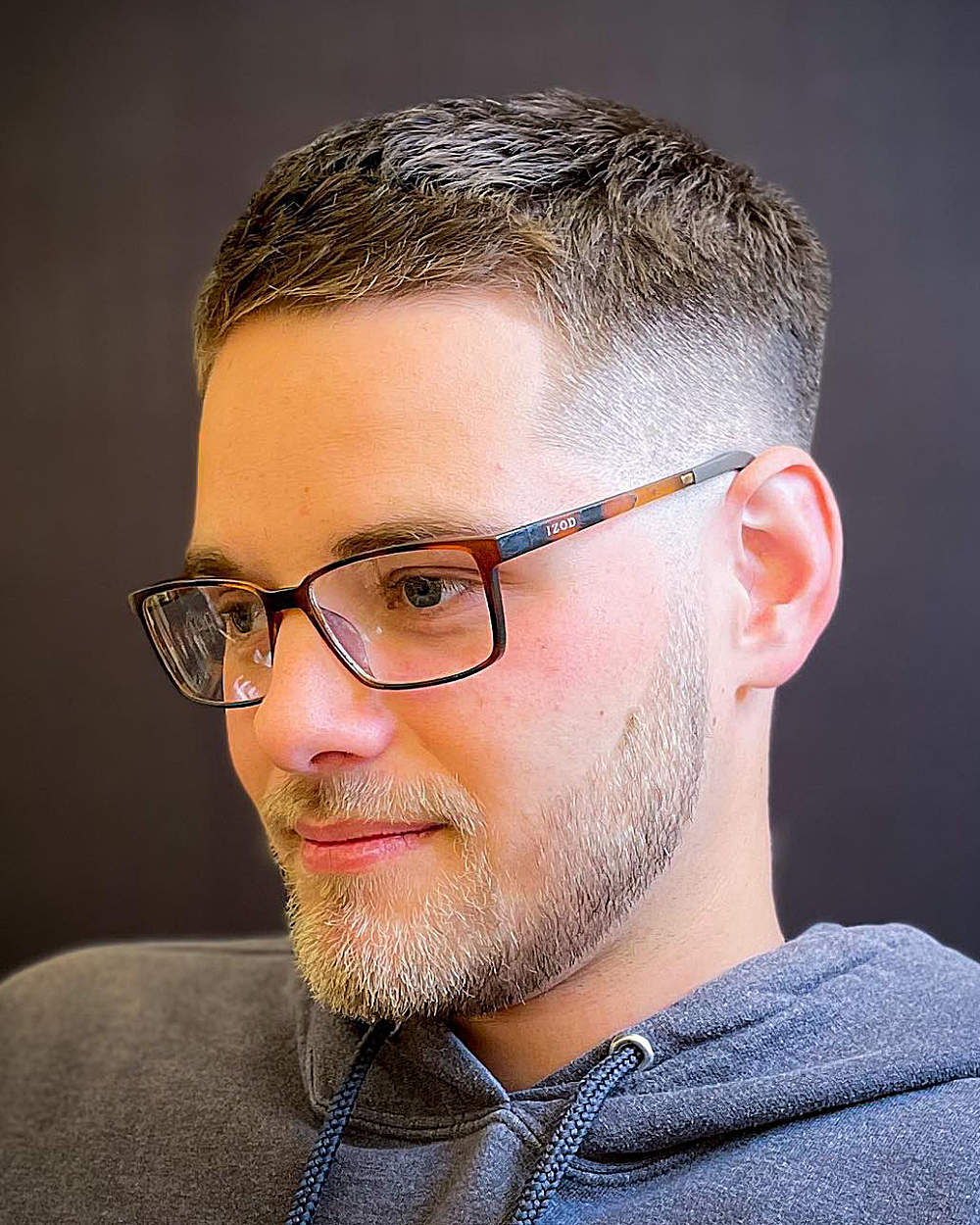 Straight, textured top with a sharp skin drop fade, clean lines, and a modern, polished look.